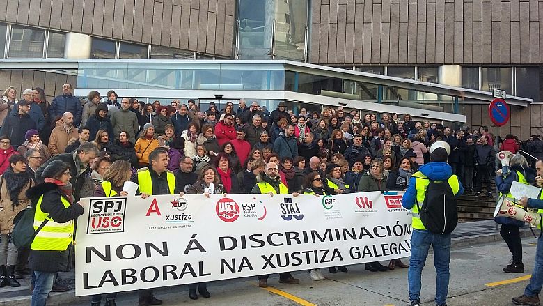 17-01-12 ProtestaFolgaXustizaCorunha09.jpeg